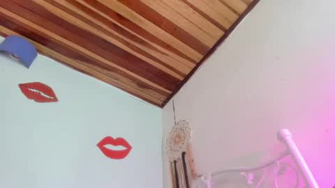 Snapshot of olivia_pretty_ chatting on 02-12-25, 01:30 olivia_pretty_ online show from 02-12-25, 01:30