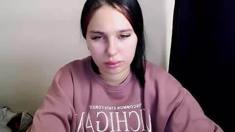 Olivia online show from 11-06-25, 04:46