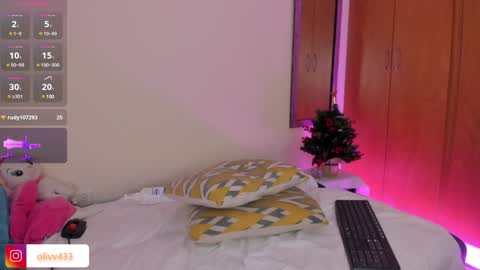 Snapshot of olivia_s19 chatting on 12-05-24, 05:48 olivia_s19 online show from 12-05-24, 05:48