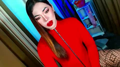 Miss OLIVIA online show from 10-10-25, 07:40