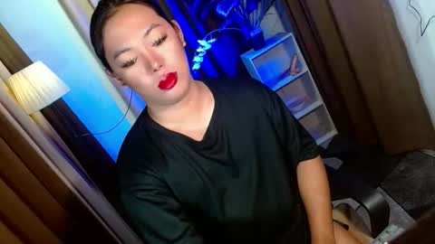 Miss OLIVIA online show from 12-15-25, 07:34