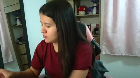 Snapshot of olivia_watson_ chatting on 04-22-26, 12:18 Olivia online show from 04-22-26, 12:18