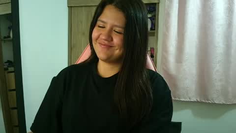 Snapshot of olivia_watson_ chatting on 04-27-26, 12:03 Olivia online show from 04-27-26, 12:03
