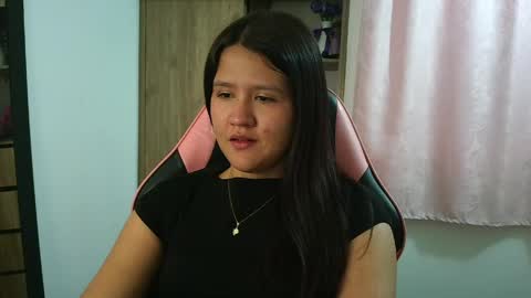 Snapshot of olivia_watson_ chatting on 05-05-26, 04:15 Olivia online show from 05-05-26, 04:15