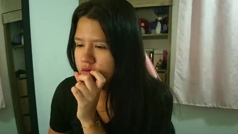 Snapshot of olivia_watson_ chatting on 05-16-26, 12:04 Olivia online show from 05-16-26, 12:04