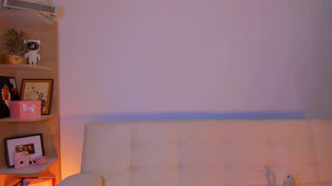 Snapshot of olivia_xd_ chatting on 03-28-26, 05:40 Olivia online show from 03-28-26, 05:40