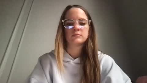 oliviaaraee online show from 02-05-26, 06:12