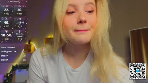 Snapshot of oliviabr0wn chatting on 01-23-25, 02:02 Olivia online show from 01-23-25, 02:02