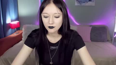 Snapshot of oliviagorgeous chatting on 05-18-26, 11:27 OliviaGorgeous online show from 05-18-26, 11:27