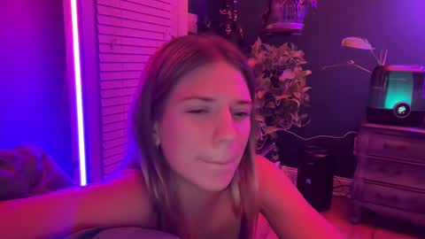 Snapshot of oliviahansleyy chatting on 01-30-25, 04:27 Olivia online show from 01-30-25, 04:27