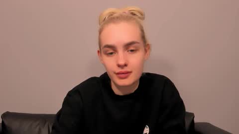 oliviaBeauty online show from 02-23-26, 06:49