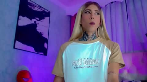 oliviahot01 online show from 05-08-26, 01:33