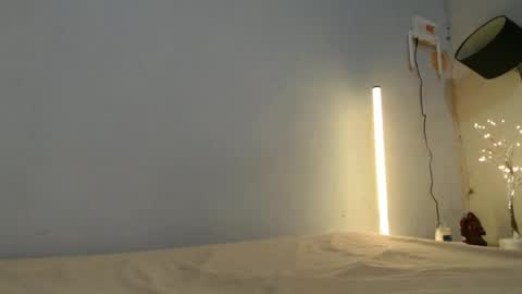 oliviajohnson20 online show from 11-19-25, 02:22