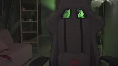 Liv online show from 04-13-26, 01:22