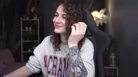 Snapshot of oliviamcclean chatting on 04-30-26, 11:20 Liv online show from 04-30-26, 11:20
