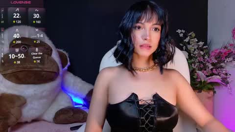 Snapshot of oliviamcneill chatting on 01-31-25, 11:03 Olivia Mcneill  online show from 01-31-25, 11:03