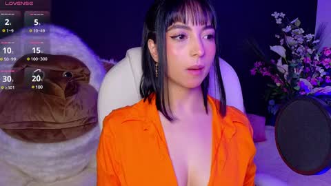Snapshot of oliviamcneill chatting on 02-05-25, 01:00 Olivia Mcneill  online show from 02-05-25, 01:00