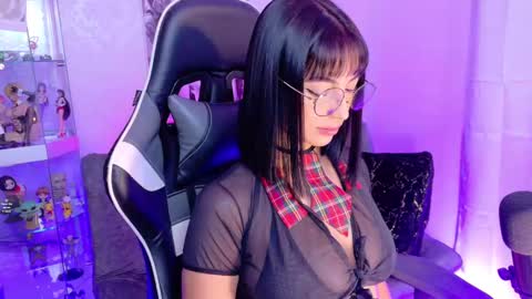 Snapshot of oliviamcneill chatting on 03-12-25, 12:15 Olivia Mcneill  online show from 03-12-25, 12:15