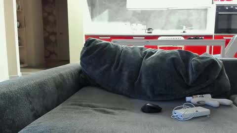 oliviamuur online show from 03-24-26, 07:52