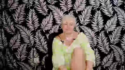 Kelly online show from 12-08-24, 01:58