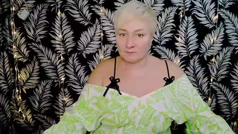 Kelly online show from 12-21-24, 03:42