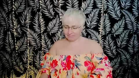 Kelly online show from 04-03-26, 09:51