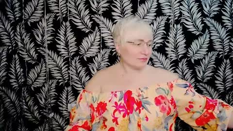 Kelly online show from 04-09-26, 10:31