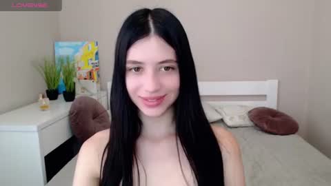 Snapshot of oliviarichi chatting on 07-26-26, 10:44 oliviarichi online show from 07-26-26, 10:44