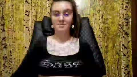 Snapshot of oliviasager chatting on 05-29-26, 08:40 Mistress Olivia online show from 05-29-26, 08:40