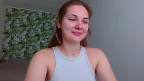 Olivia online show from 09-28-25, 04:29