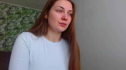 Olivia online show from 04-16-26, 04:35