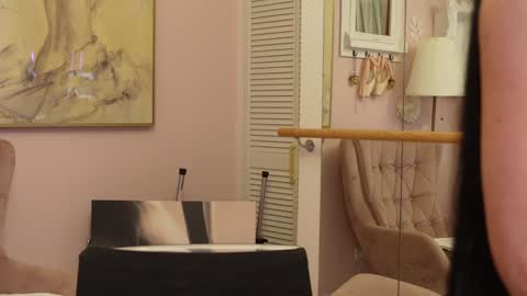 Snapshot of oliviasway chatting on 01-30-25, 11:02 OliviaSway online show from 01-30-25, 11:02
