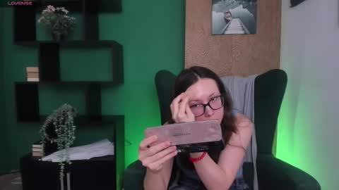 Olivia online show from 12-16-25, 12:54