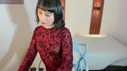 Snapshot of oliviawolf3 chatting on 11-28-25, 04:15 oliviawolf3 online show from 11-28-25, 04:15