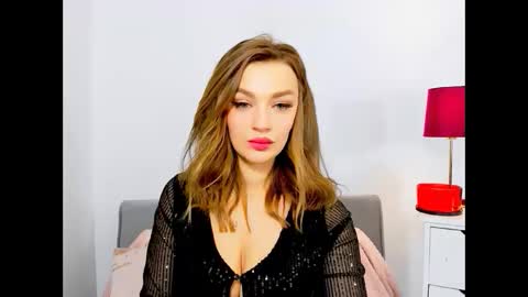 OliviaWomen online show from 01-08-25, 04:11