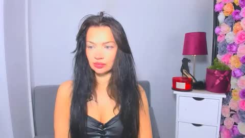 OliviaWomen online show from 11-10-25, 07:40