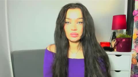 OliviaWomen online show from 02-17-26, 08:22