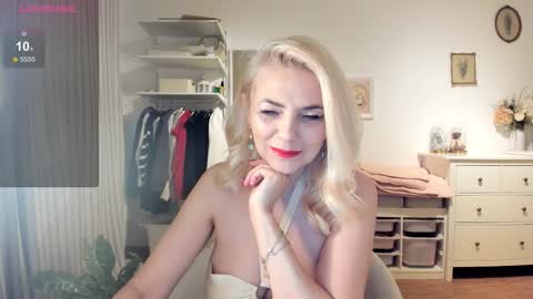 ollalla7 online show from 10-26-25, 06:03