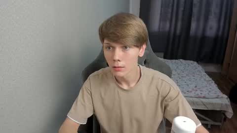 Oliver and Mira online show from 03-06-26, 01:18