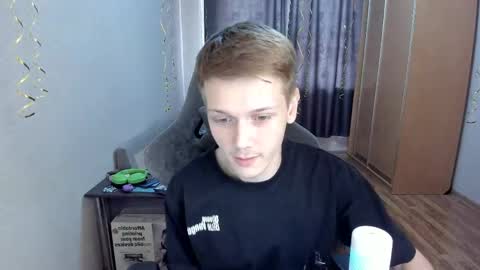 Oliver and Mira online show from 04-22-26, 12:18