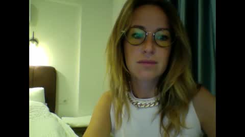 olyra11 online show from 01-06-26, 09:07