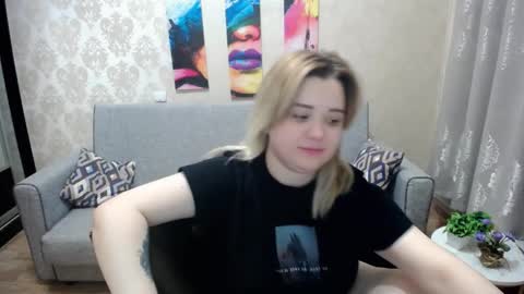 Snapshot of omg_itsperfect chatting on 09-10-25, 12:54 Fina online show from 09-10-25, 12:54