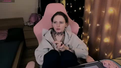on_yxxx online show from 04-25-26, 08:17
