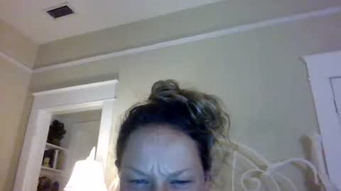 Snapshot of onaswims chatting on 06-22-26, 05:15 onaswims online show from 06-22-26, 05:15