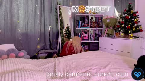 couple Lu sexy chick in middle and Jimmyblonde our friend Brianglasses online show from 12-31-24, 10:04