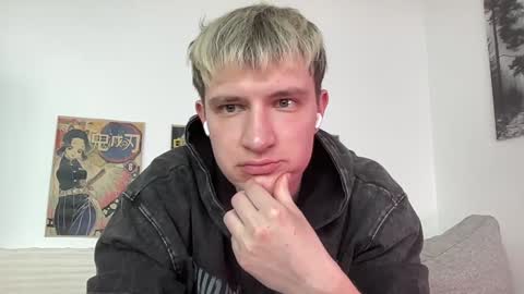 couple Lu sexy chick in middle and Jimmyblonde our friend Brianglasses online show from 03-08-25, 10:32