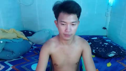 Snapshot of onebigloadxxx chatting on 09-27-25, 05:45 Wyn Will serve you and be your slave online show from 09-27-25, 05:45