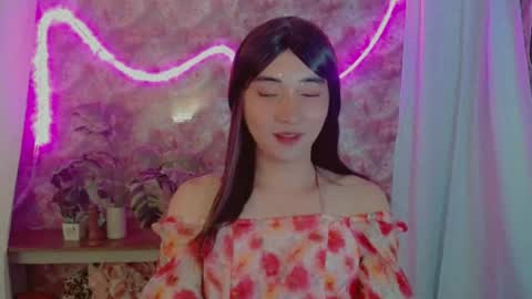Snapshot of onelesslonelygirl69 chatting on 07-12-26, 05:48 KLIER online show from 07-12-26, 05:48