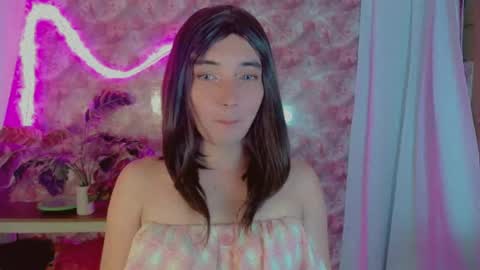 Snapshot of onelesslonelygirl69 chatting on 08-06-26, 06:26 KLIER online show from 08-06-26, 06:26