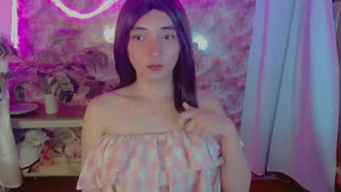 Snapshot of onelesslonelygirl69 chatting on 08-06-26, 06:32 KLIER online show from 08-06-26, 06:32
